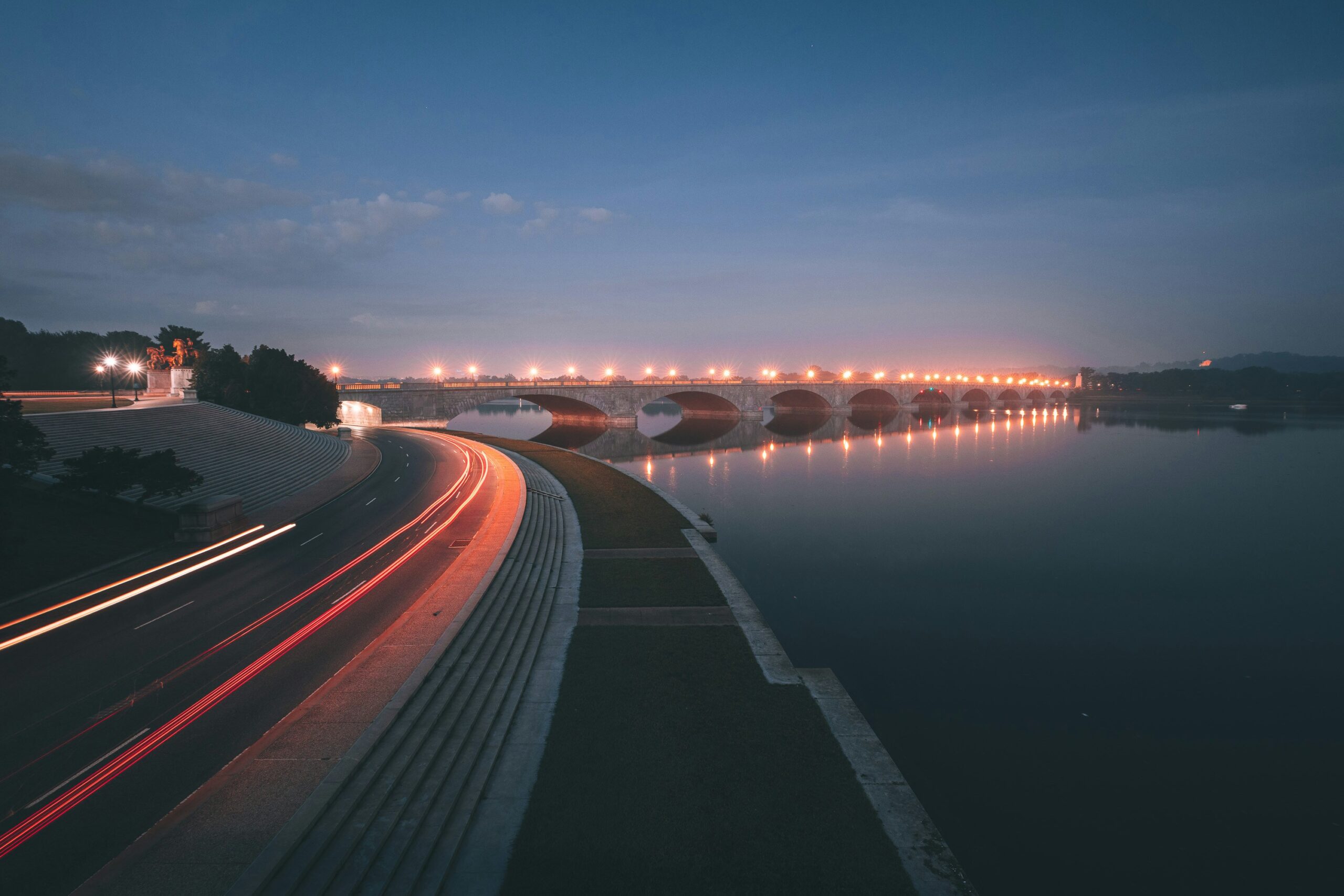 Nightime, foggy view of the Rock Creek Parkway in front of the Lincoln Memorial in Washington DC
